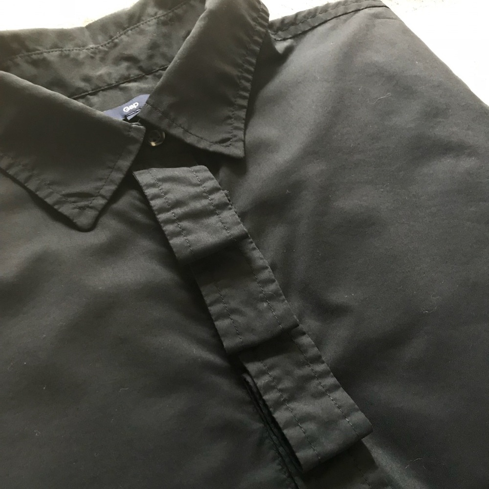 Gap Ruffle Placket Button Down Shirt - Picture 3 of 6